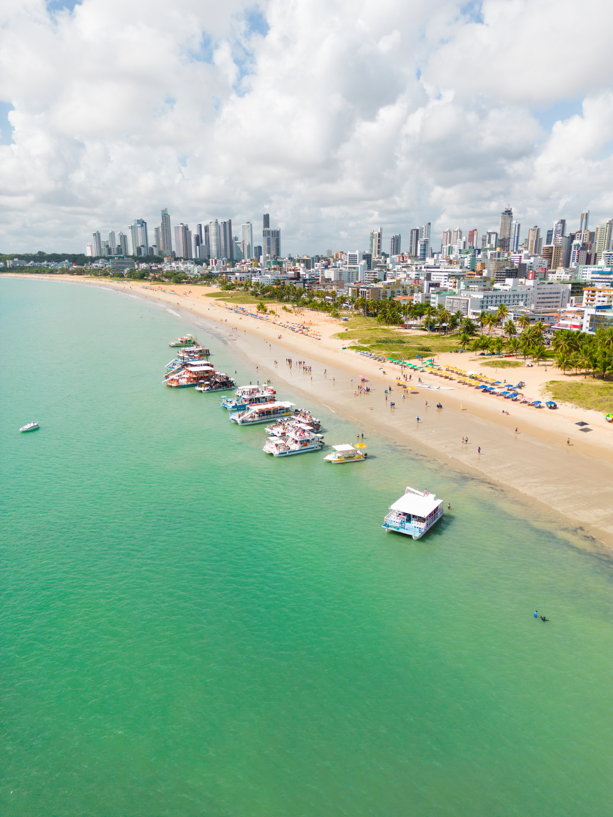 Photo photo of cabo branco beach area in the city of joao pessoa, paraiba, brazil